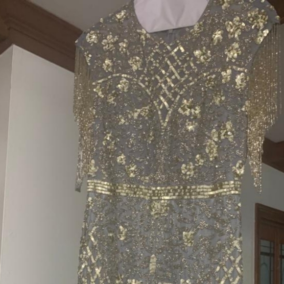 Formal dresses - Picture 2 of 5